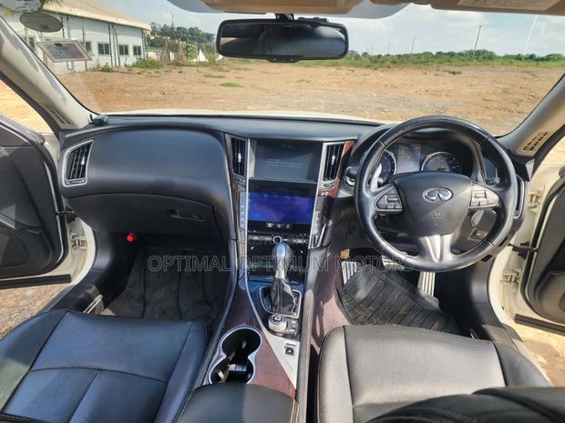 Nissan Skyline 2015 Pearl