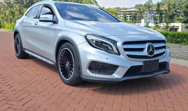 Mercedes-Benz GLA 250 2017 Silver
