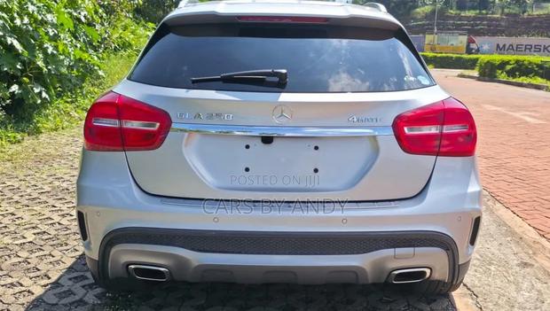 Mercedes-Benz GLA 250 2017 Silver