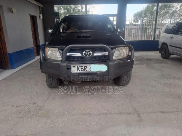 Toyota Hilux 2006 Black