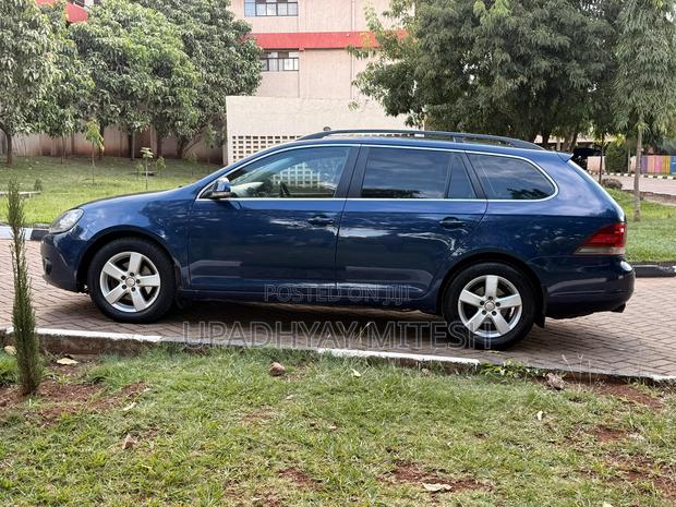 Volkswagen Golf 2012 Blue