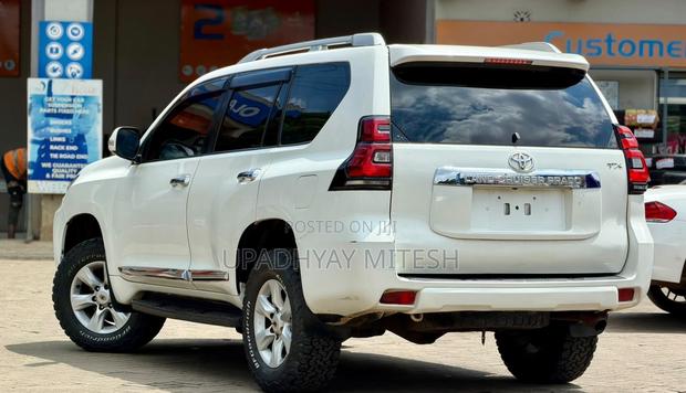 Toyota Land Cruiser Prado 2009 White