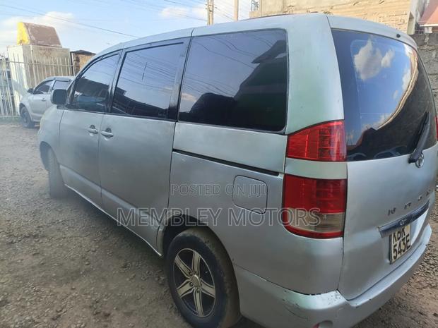 Toyota Noah 2.0 FWD (8 Seater) 2005 Silver