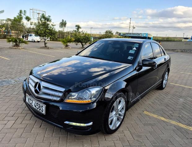 Mercedes-Benz C200 2013 Black