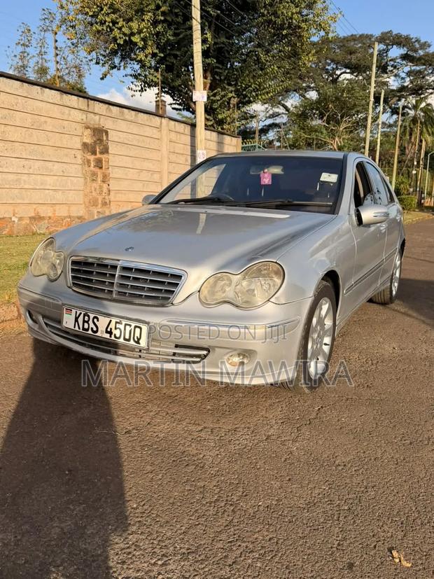 Mercedes-Benz C200 2005 Silver