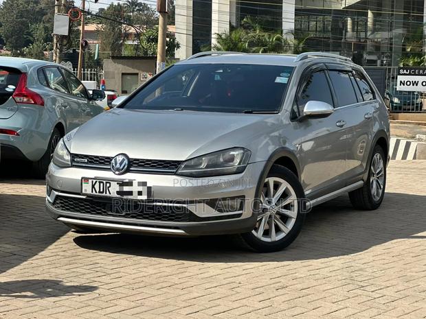 Volkswagen Golf 2016 Silver