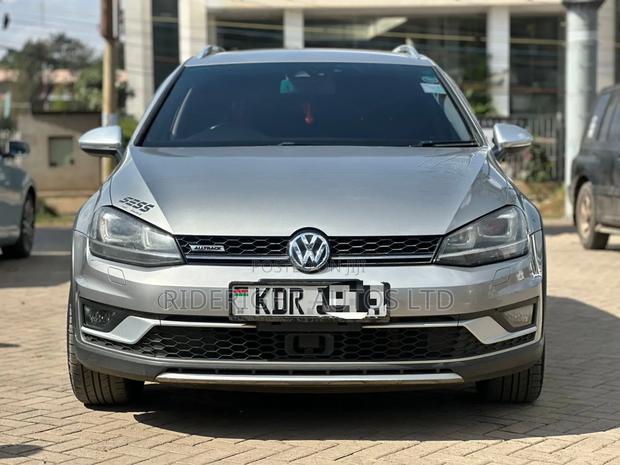 Volkswagen Golf 2016 Silver