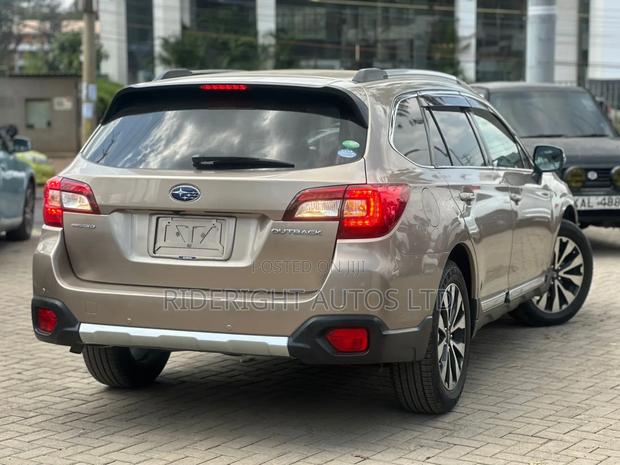 Subaru Outback 2.5i AWD 2016 Beige