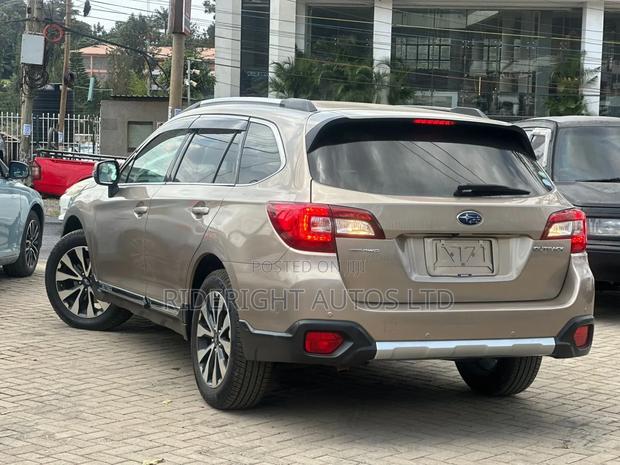 Subaru Outback 2.5i AWD 2016 Beige