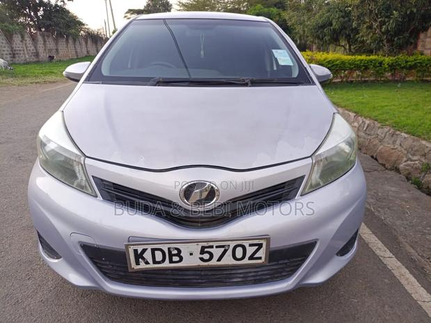 Toyota Vitz 2013 Gray