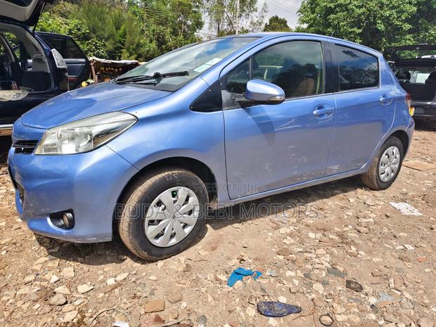 Toyota Vitz 2012 Blue