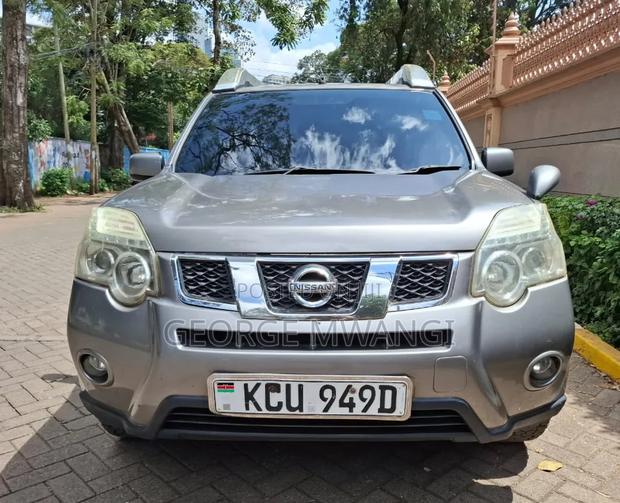 Nissan X-Trail 2012 Gray