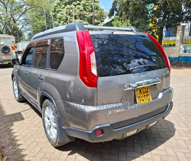 Nissan X-Trail 2012 Gray