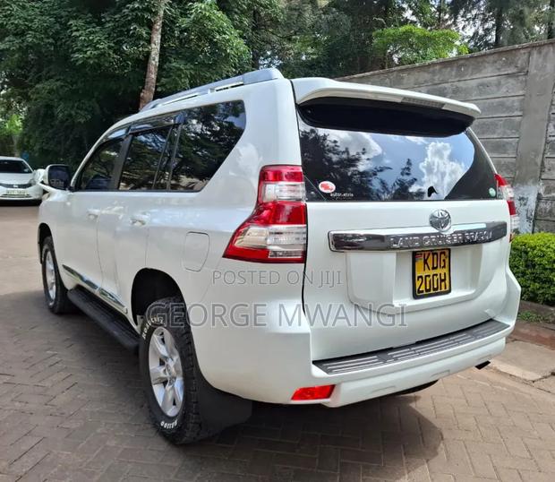 Toyota Land Cruiser Prado 2015 White