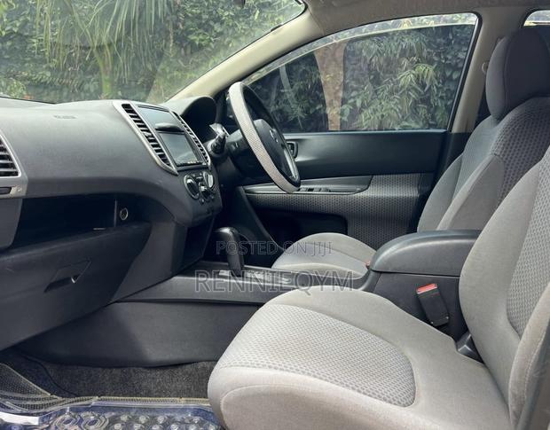 Nissan Wingroad 2014 Silver