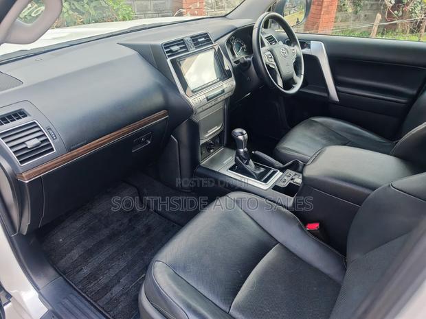 Toyota Land Cruiser Prado 2019 White