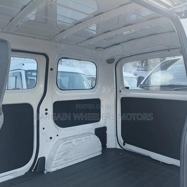 Nissan NV200 2019 White