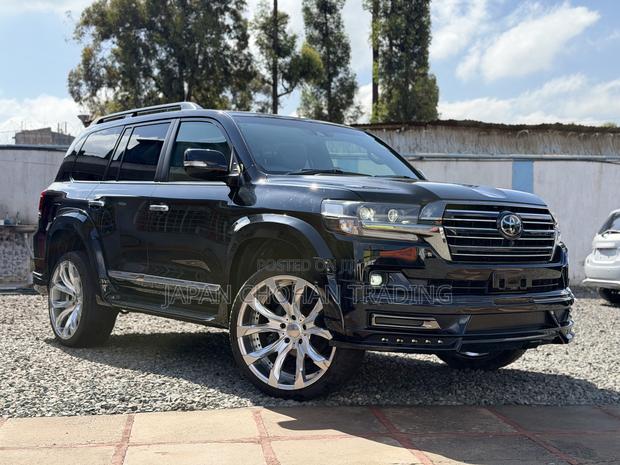 Toyota Land Cruiser 4.6 V8 ZX 2019 Black