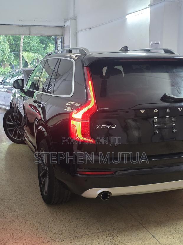 Volvo XC90 T5 Momentum AWD 2019 Black