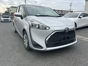 Toyota Sienta 2020 White for sale