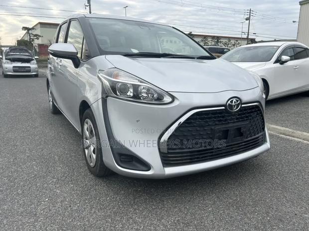 Toyota Sienta 2020 White