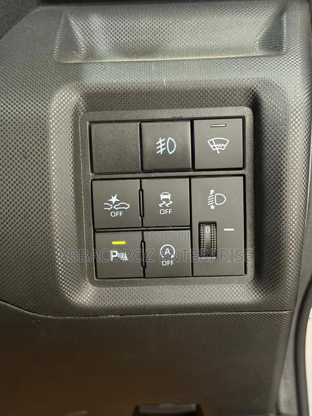 Toyota Raize 2019 Silver