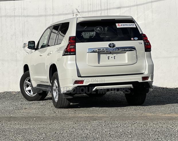 Toyota Land Cruiser Prado 2.7 2019 White