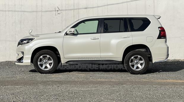 Toyota Land Cruiser Prado 2.7 2019 White