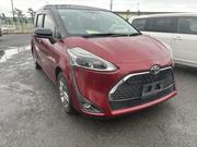 Toyota Sienta 2019 Red for sale