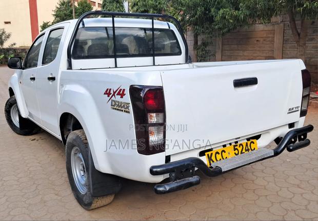 Isuzu D-MAX 2014 White
