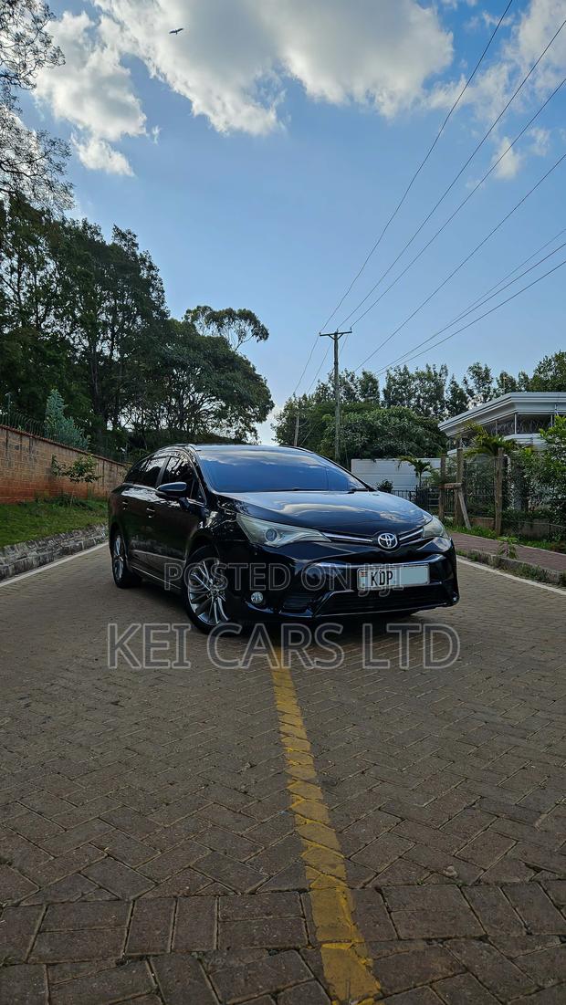 Toyota Avensis 2016 Black