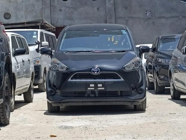 Toyota Sienta 2019 Black