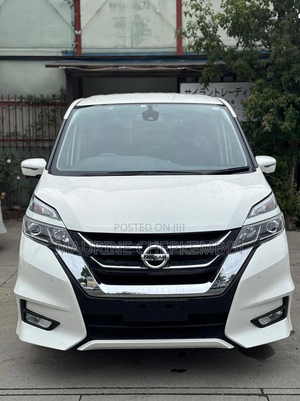 Nissan Serena 2018 White