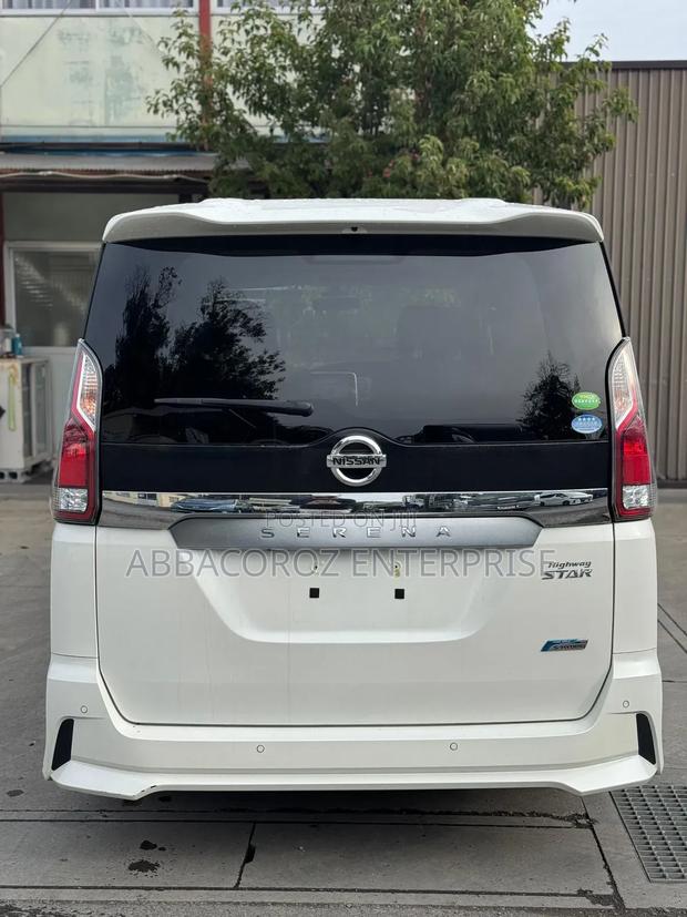 Nissan Serena 2018 White