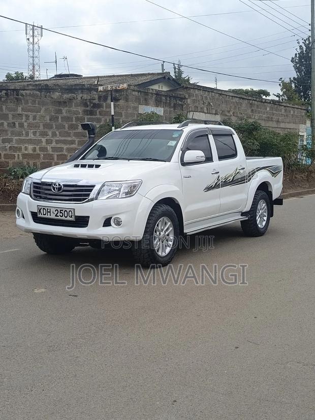 Toyota Hilux 2016 White