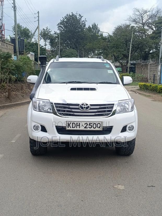 Toyota Hilux 2016 White