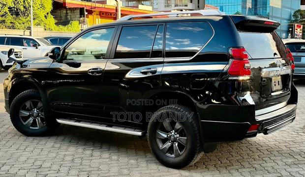 Toyota Land Cruiser Prado 2.8 2020 Black