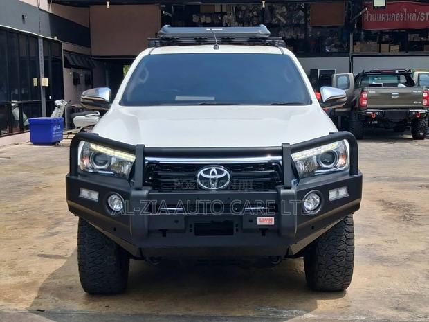Toyota Hilux 2019 White