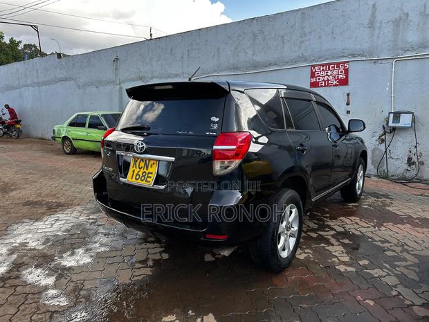 Toyota Vanguard 2010 Black