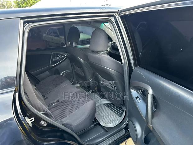 Toyota Vanguard 2010 Black