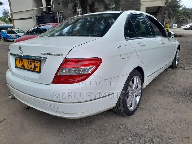 Mercedes-Benz C200 2010 White