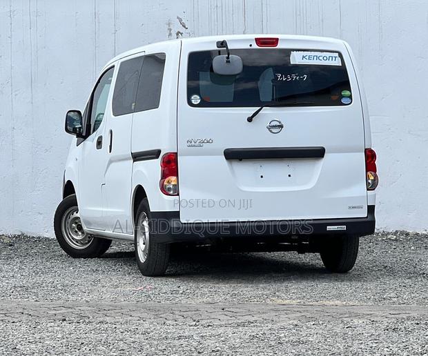 Nissan NV200 2019 Off white