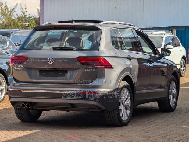 Volkswagen Tiguan 2018 Gray