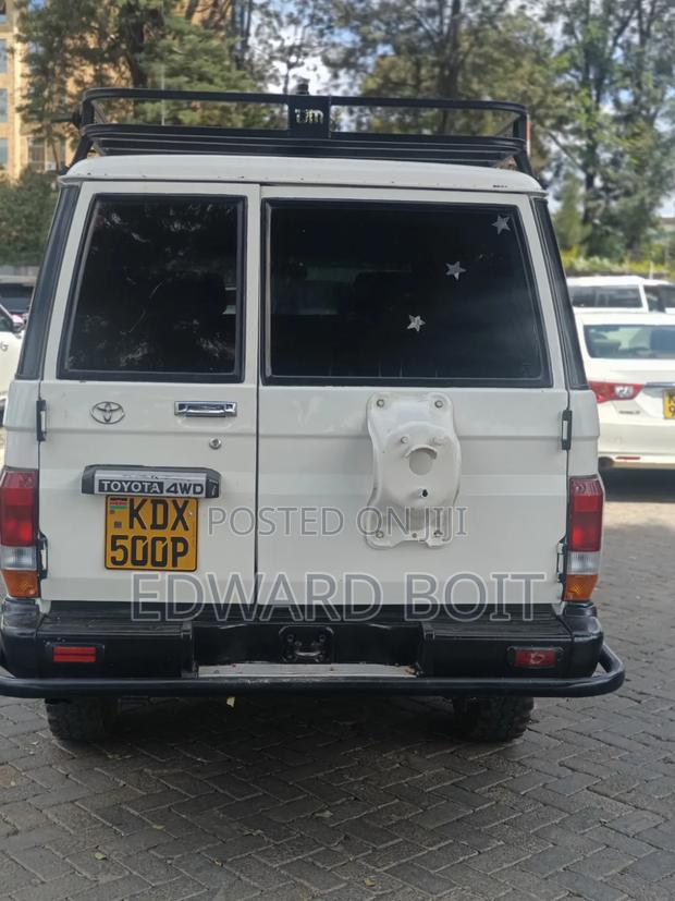 Toyota Land Cruiser 2012 White