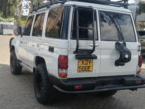 Toyota Land Cruiser 2012 White