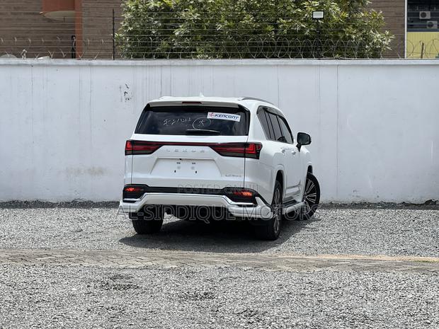 Lexus LX 600 2023 White