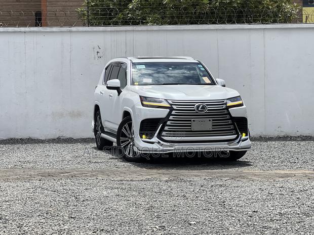Lexus LX 600 2023 White