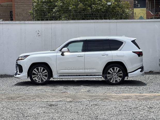 Lexus LX 600 2023 White