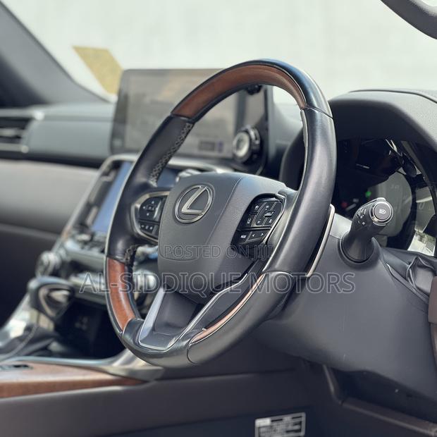 Lexus LX 600 2023 White