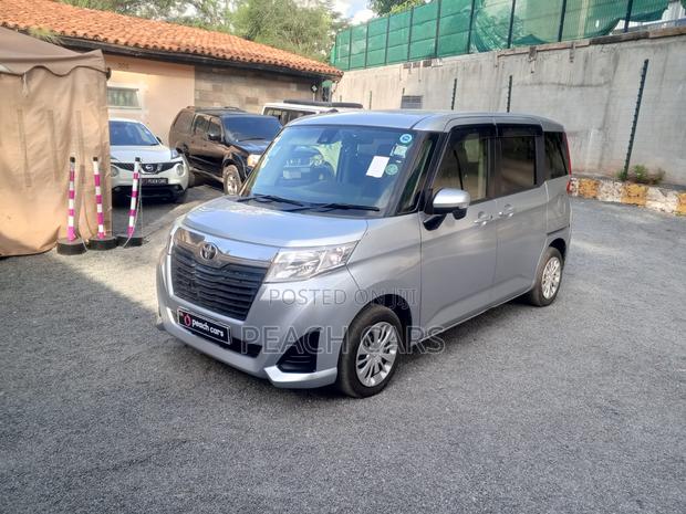 Toyota Roomy 2018 Silver